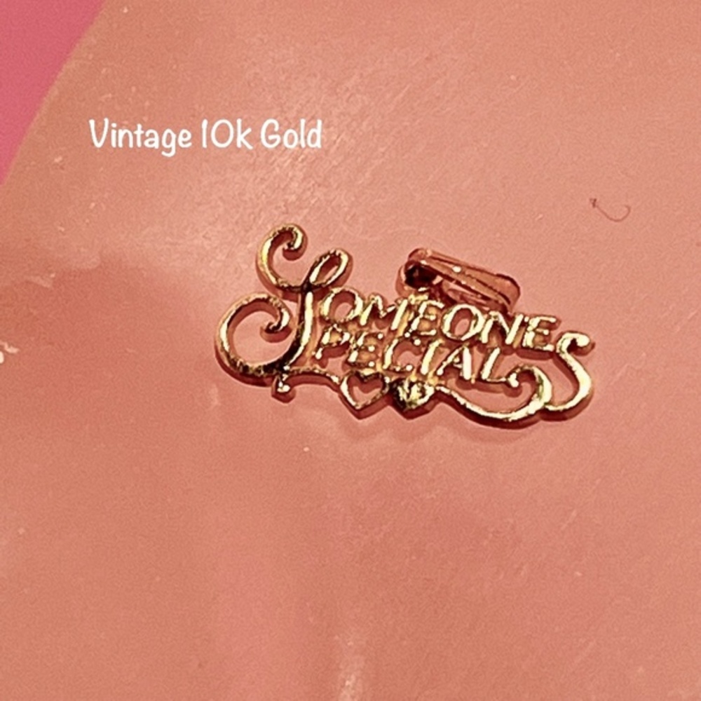 Vintage 10k Gold "Someone Special" Pendant